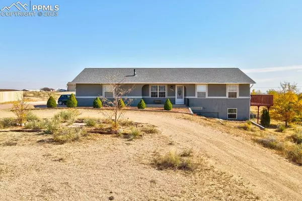 1402 N Challenger DR, Pueblo West, CO 81007