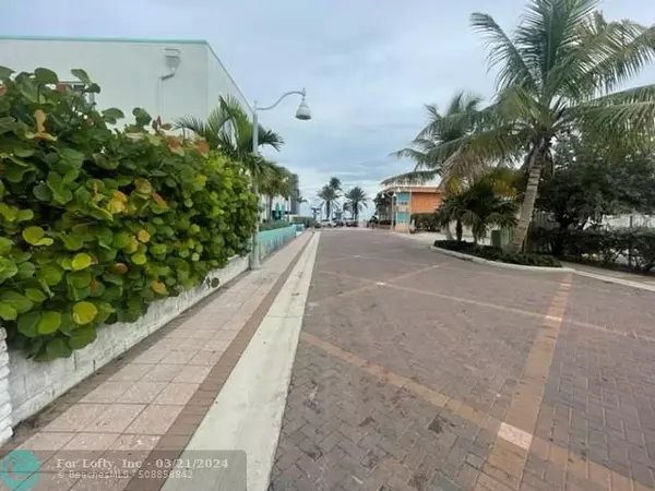 Hollywood, FL 33019,319 Nebraska St