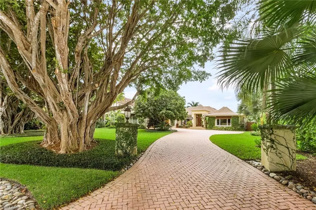 Naples, FL 34102,950 Galleon DR