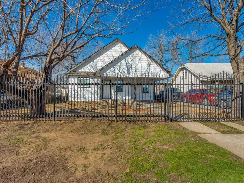 3203 Clinton Avenue, Fort Worth, TX 76106