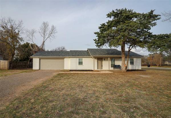 809 Barry Lane, Cleburne, TX 76031