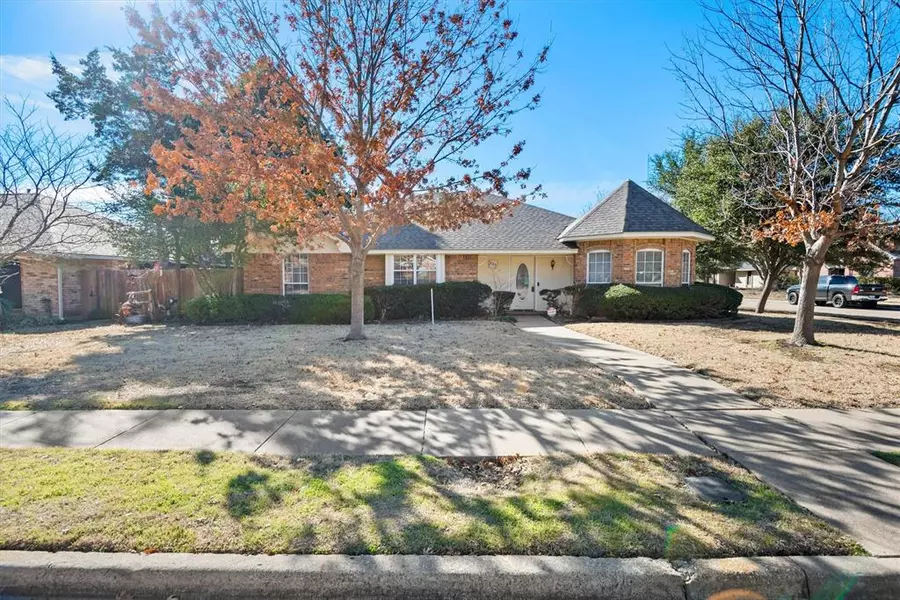 323 Bryan Place, Cedar Hill, TX 75104