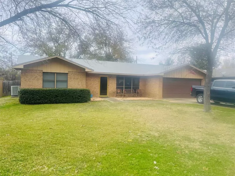 719 S Ammerman Avenue, Eastland, TX 76448