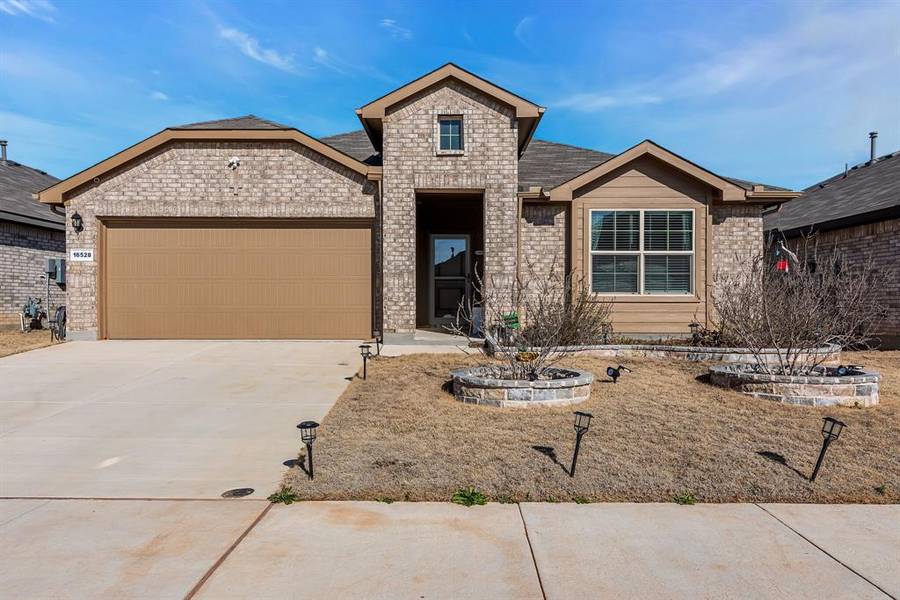 16528 Porterfield Lane, Justin, TX 76247