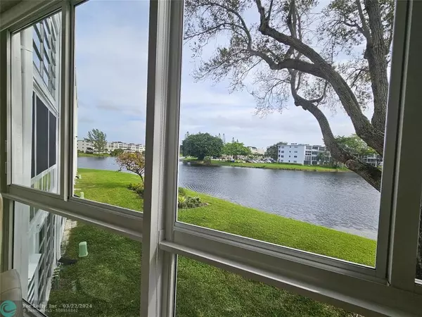 Deerfield Beach, FL 33442,2114 Cambridge E  #2114