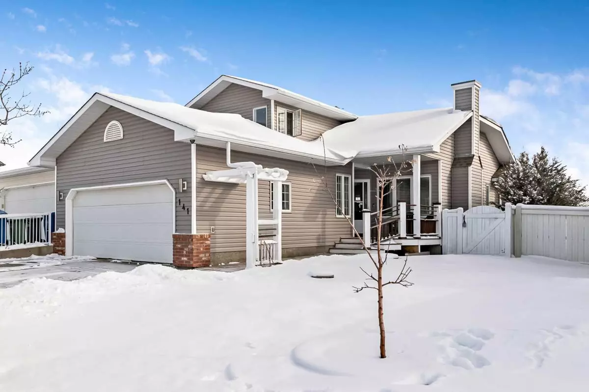 Okotoks, AB T1S 1R2,141 Sandstone CT