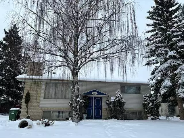 Calgary, AB T2W 1R8,212 Braniff PL SW