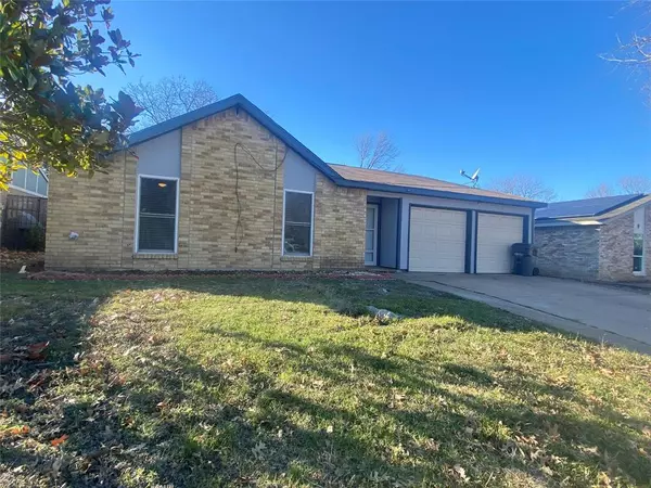 2414 Clearwood Drive, Arlington, TX 76014