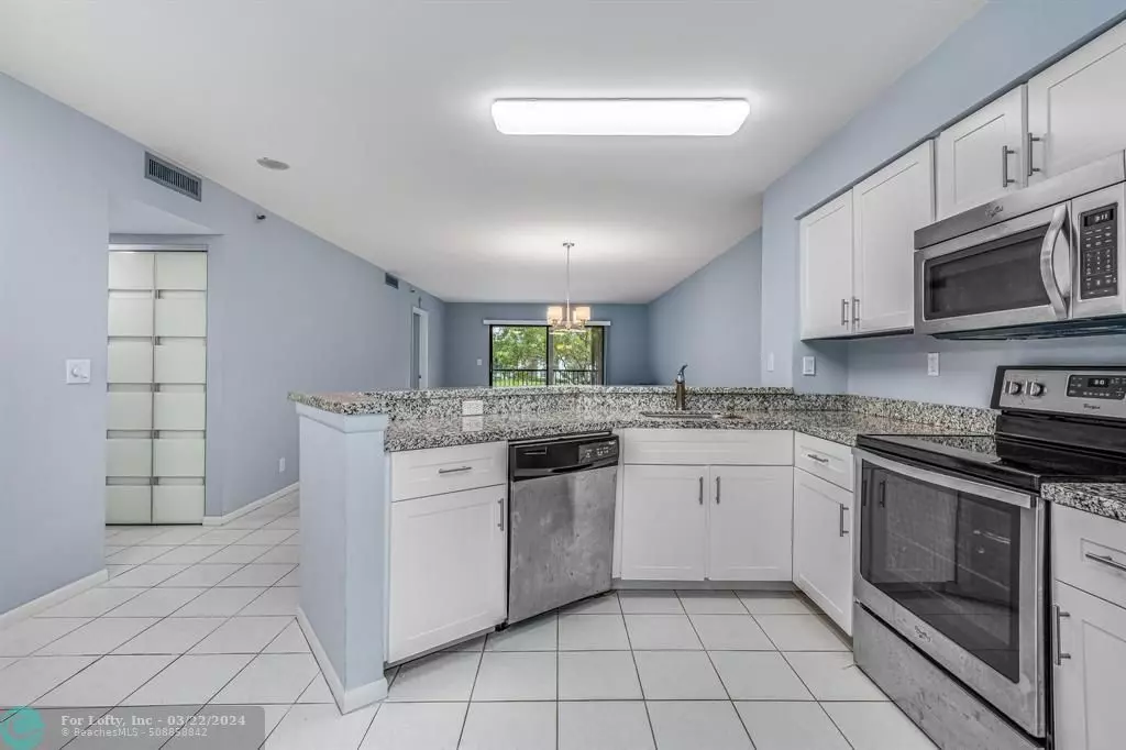 Pompano Beach, FL 33069,2217 Cypress Island Dr  #203