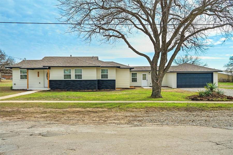 409 Mockingbird Lane, Chico, TX 76431