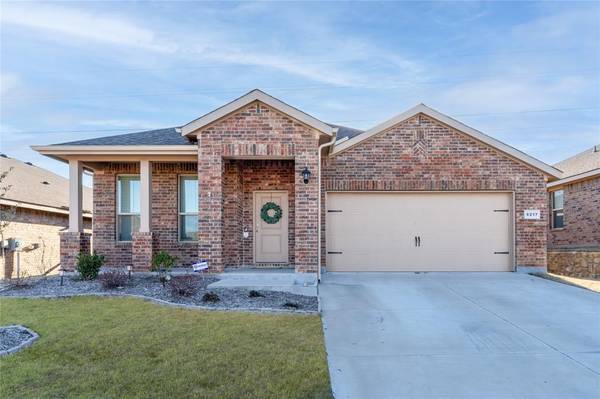 8217 Muddy Creek Drive, Fort Worth, TX 76131