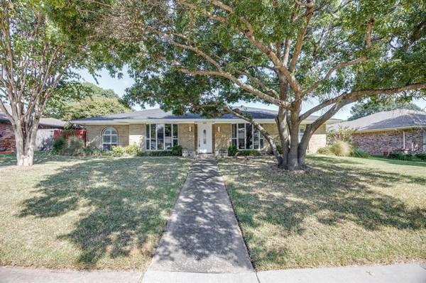 2425 Brennan Drive, Plano, TX 75075