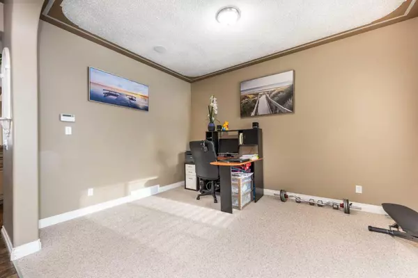 Chestermere, AB T1X 1N9,136 SPRINGMERE WAY