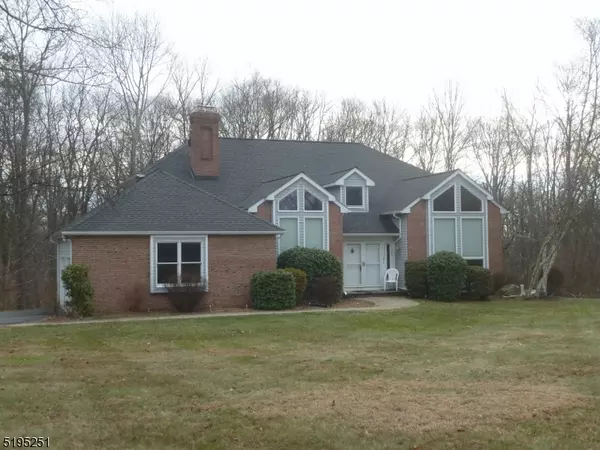 Hardwick Twp., NJ 07825,8 Meadow Lake Dr