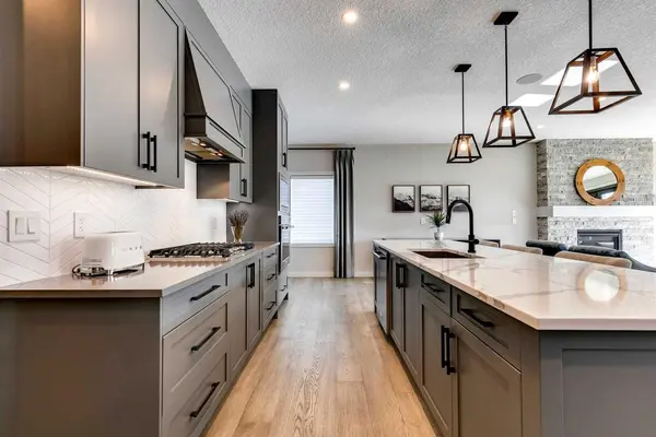 Calgary, AB T2X 4M2,21 Legacy Woods CIR SE