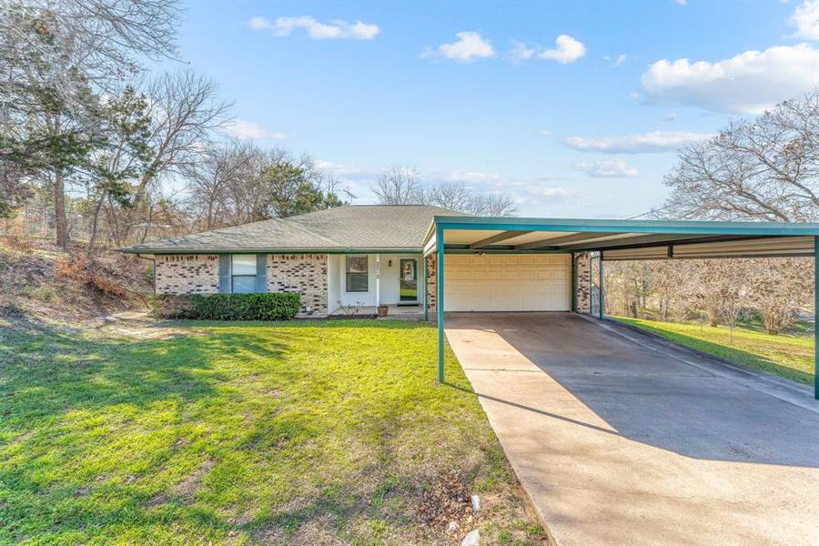 2512 Woodhaven Drive, Granbury, TX 76048