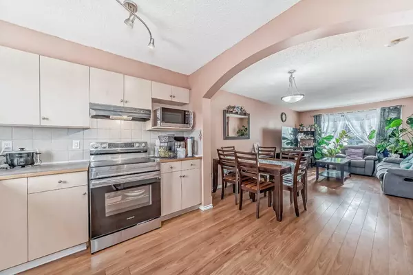 Calgary, AB T3J 5E8,58 Saddlecrest PL NE