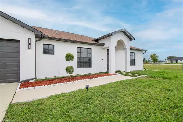 Cape Coral, FL 33909,1918 15th LN