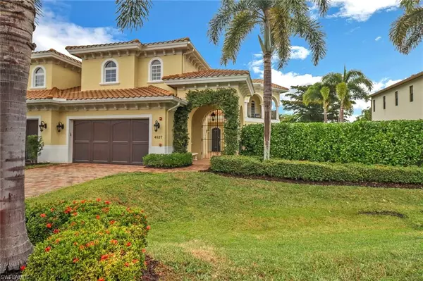 4827 Boulevard CT 105, Naples, FL 34103