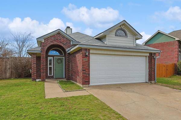 6713 Driffield Circle W, North Richland Hills, TX 76182