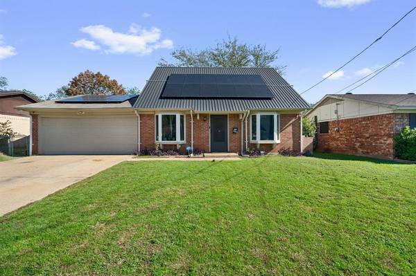 550 Falling Leaves Drive,  Duncanville,  TX 75116