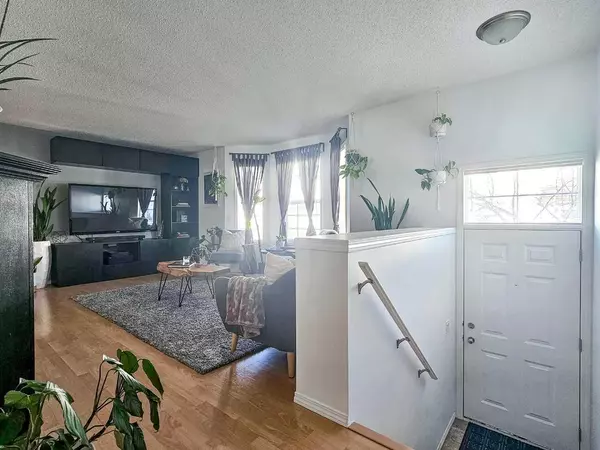 Calgary, AB T2Z3Y2,173 Prestwick Acres SE