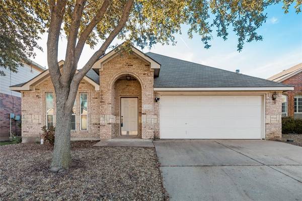 11605 Kenny Drive, Fort Worth, TX 76244