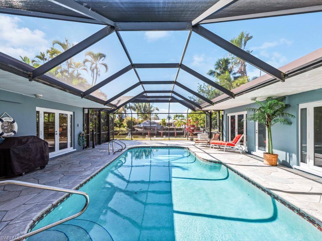 1550 Sandpiper ST, Naples, FL 34102