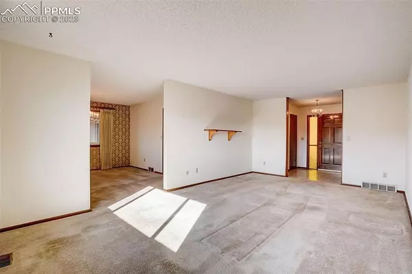 Colorado Springs, CO 80919,6426 Hawkeye CIR