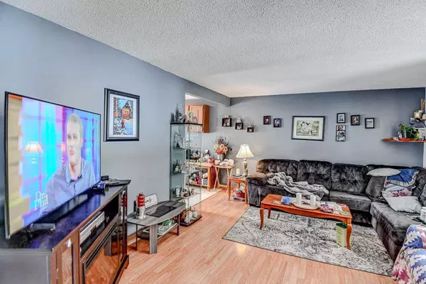 Calgary, AB T2A 4M7,727 Madeira DR NE