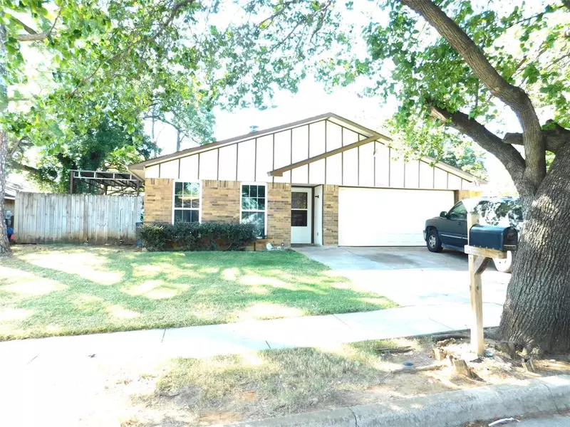 7632 Kingsmill Terrace, Fort Worth, TX 76112