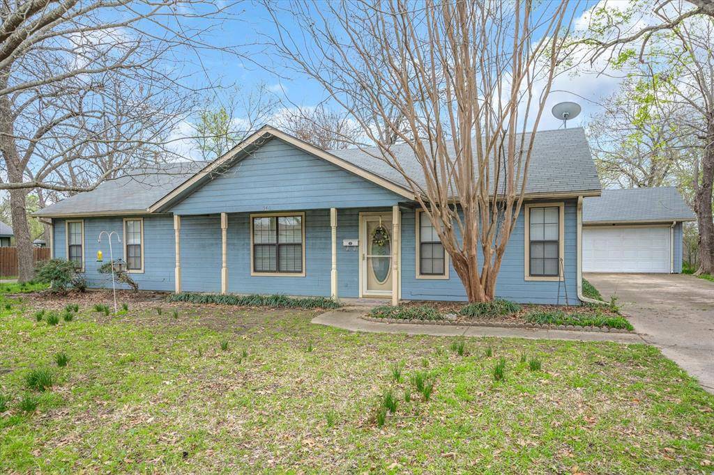 346 E James Street, Wills Point, TX 75169