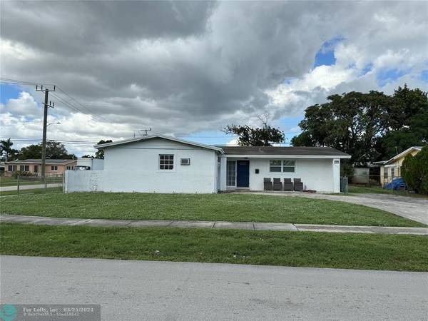 4461 NW 25th St,  Lauderhill,  FL 33313