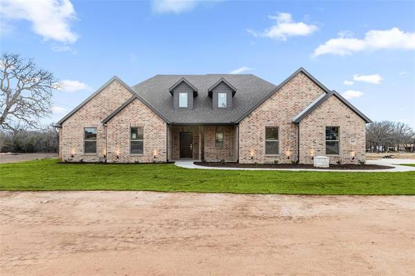 108 Aslan Road, Poolville, TX 76487