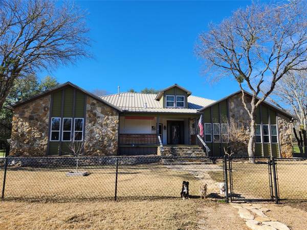 439 County Road 220,  Hamilton,  TX 76531