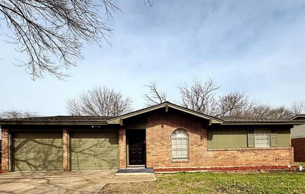 604 Christie Court,  Everman,  TX 76140