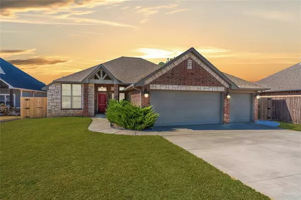 1321 Sonoma Lakes Boulevard, Moore, OK 73160