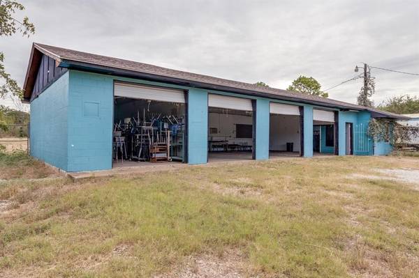 2511 FM 718, Newark, TX 76078