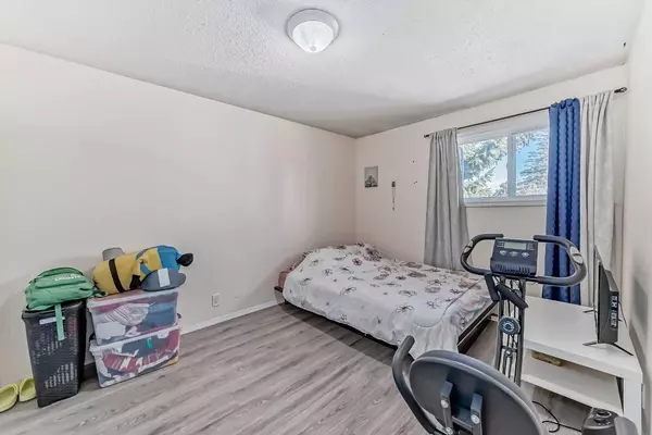 Calgary, AB T2A 5G4,5404 10 AVE SE #333