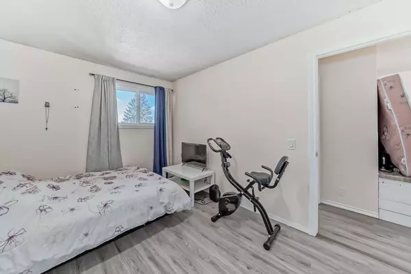 Calgary, AB T2A 5G4,5404 10 AVE SE #333