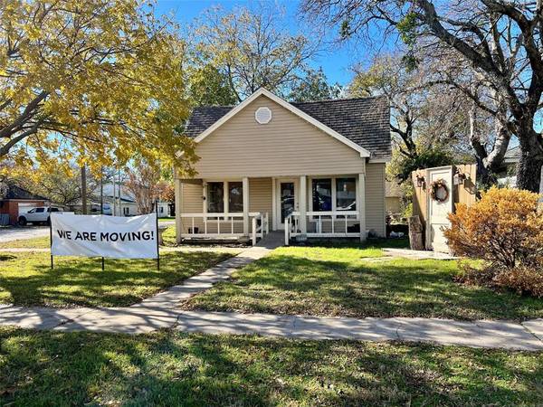 110 Montague Street, Nocona, TX 76255