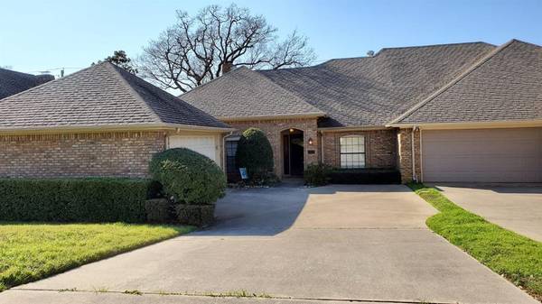 1910 S Saint Andrews Court, Arlington, TX 76011