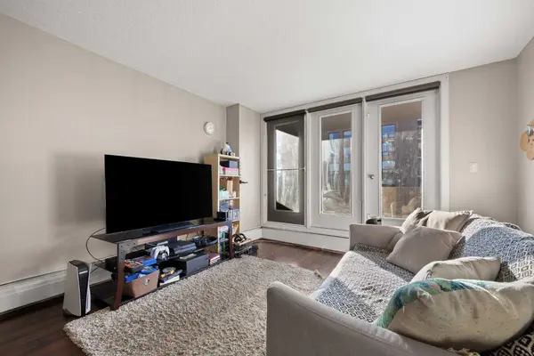 Calgary, AB T3C 0W3,1309 14 AVE SW #503