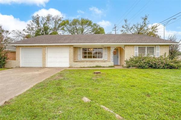 5204 Greene Avenue, Fort Worth, TX 76133