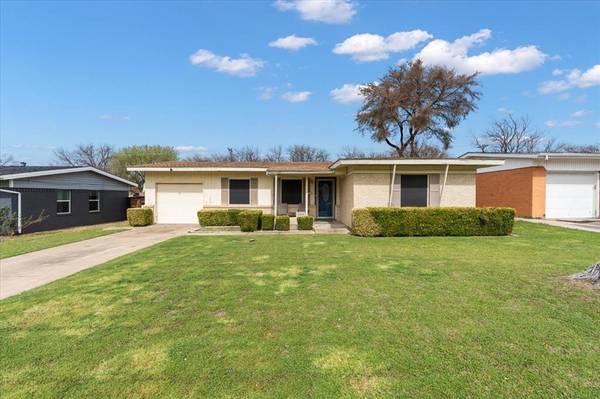 2409 Costa Mesa Drive, Dallas, TX 75228