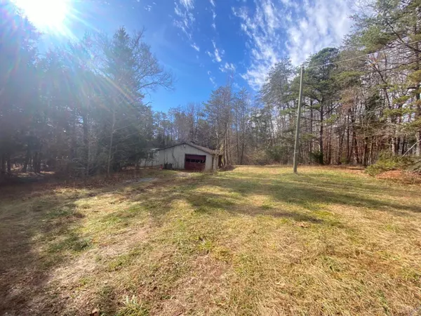 2149 Rock Barn Rd, Nathalie, VA 24577