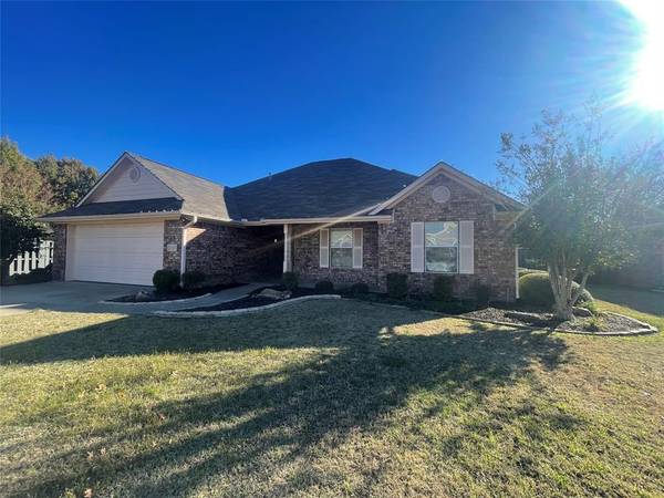 2227 N Village Drive, Bonham, TX 75418