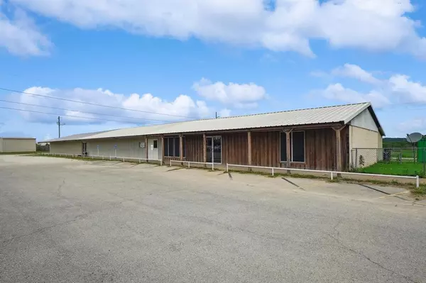 3206 W US Highway 377, Granbury, TX 76048