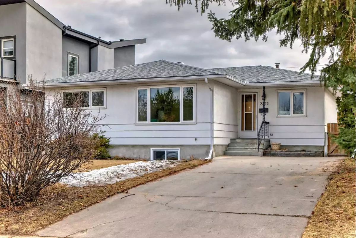 Calgary, AB T2E 3M1,2812 42 ST SW