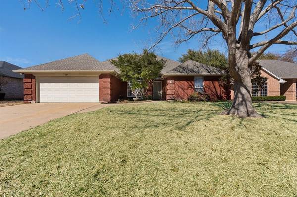 129 Sunny Meadows Drive, Burleson, TX 76028